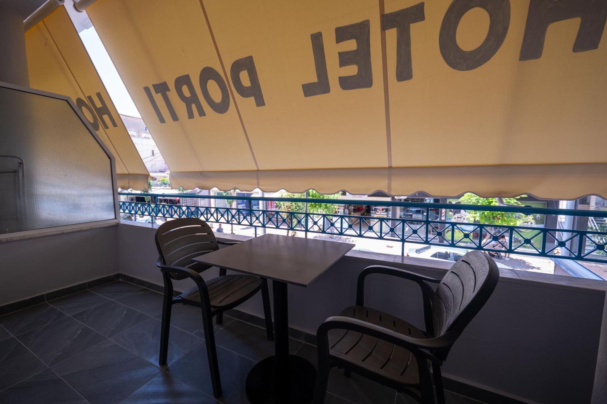 סרנדה Hotel Porti מראה חיצוני תמונה