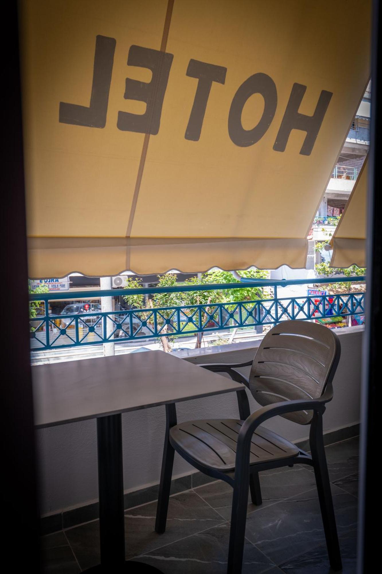 סרנדה Hotel Porti מראה חיצוני תמונה