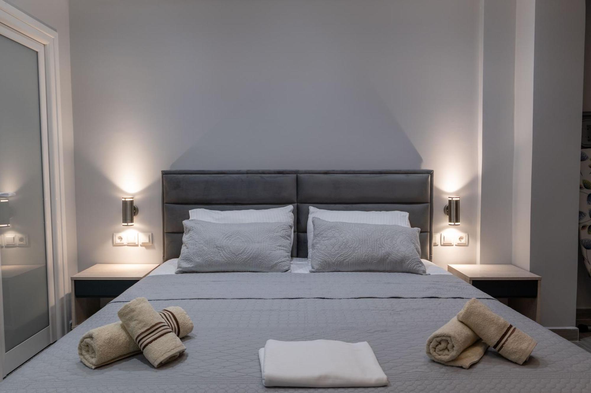 סרנדה Hotel Porti מראה חיצוני תמונה