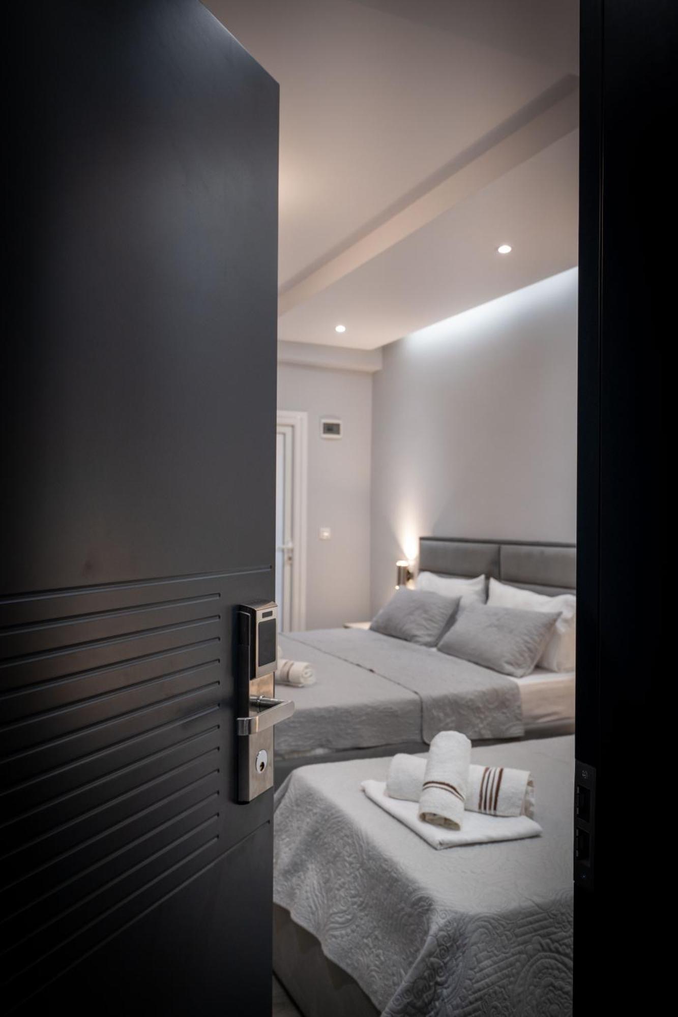 סרנדה Hotel Porti מראה חיצוני תמונה
