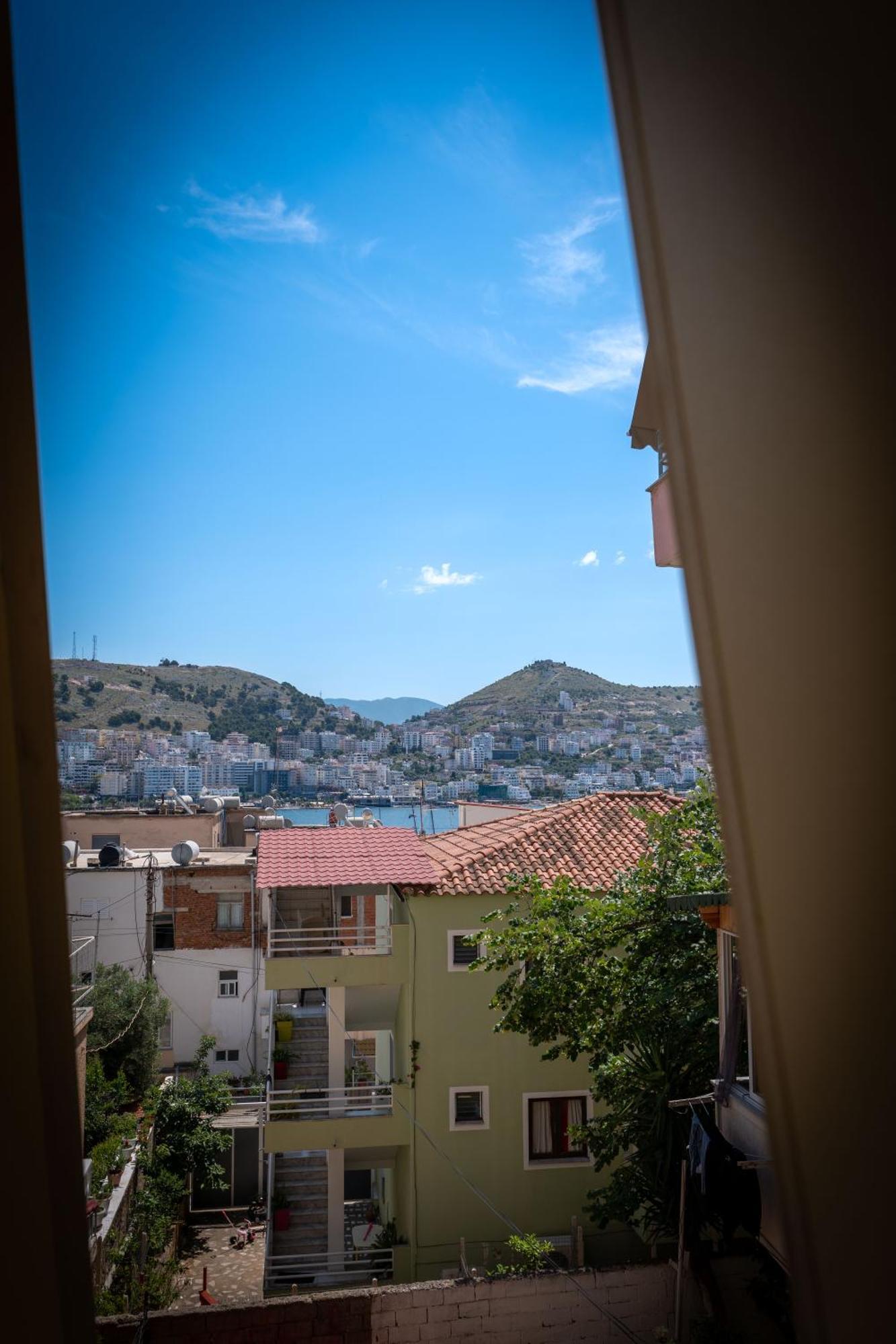 סרנדה Hotel Porti מראה חיצוני תמונה