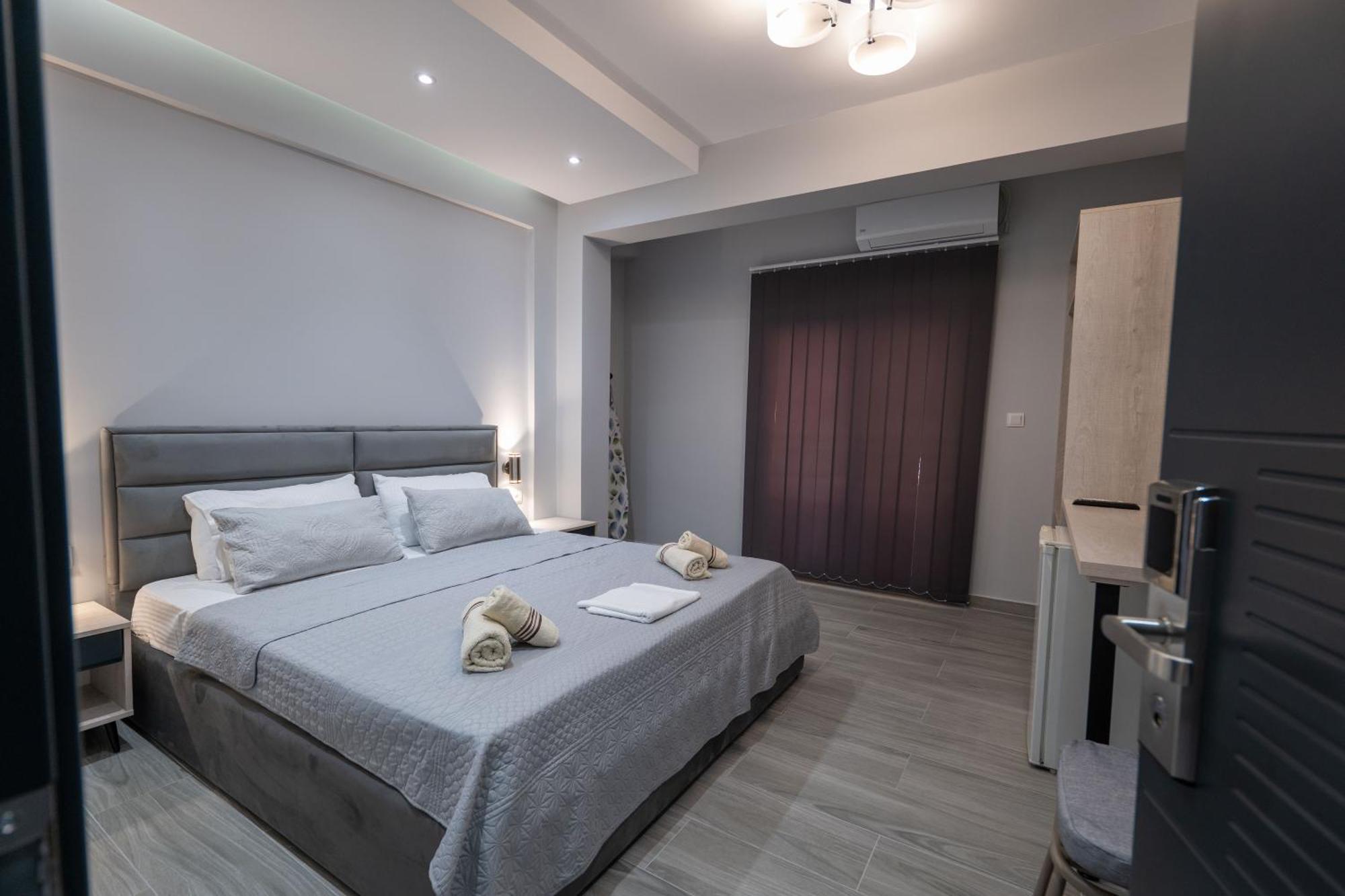 סרנדה Hotel Porti מראה חיצוני תמונה