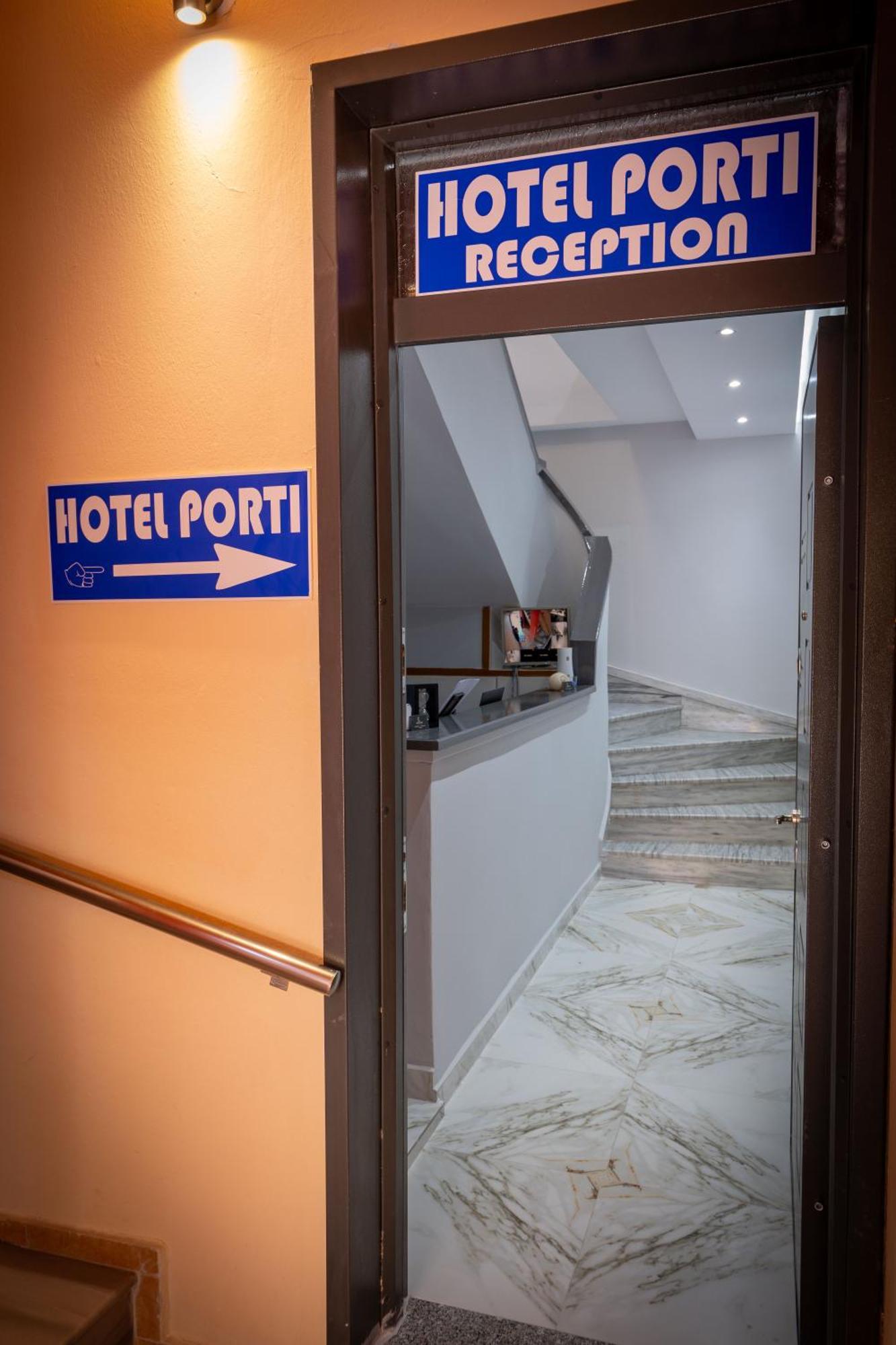 סרנדה Hotel Porti מראה חיצוני תמונה