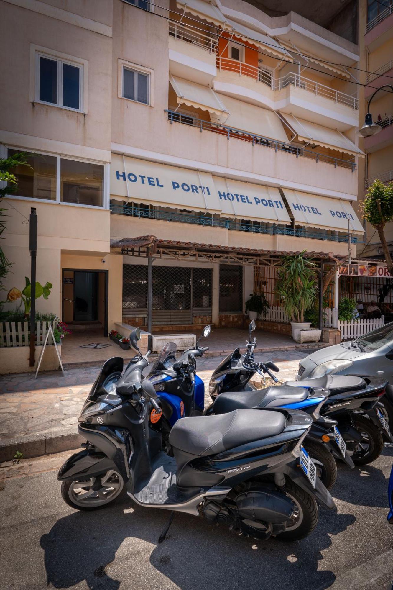 סרנדה Hotel Porti מראה חיצוני תמונה
