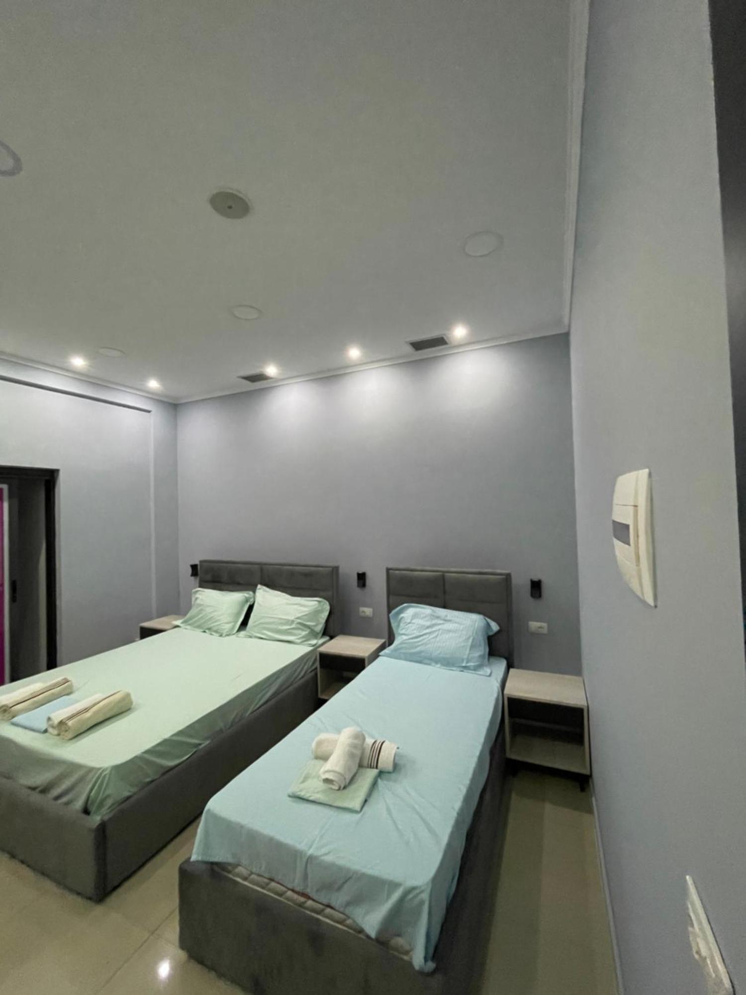 סרנדה Hotel Porti מראה חיצוני תמונה